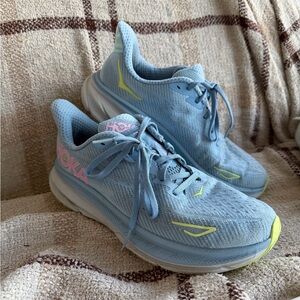 HOKA Women's Clifton 9 Cloud blue/Ice stream blue Sz 8.5